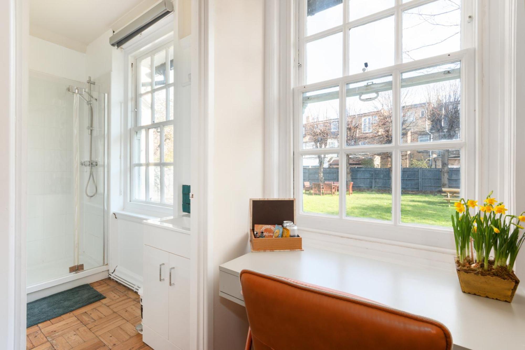 The Vicarage Tooting, Sw17 Hotel London Ngoại thất bức ảnh