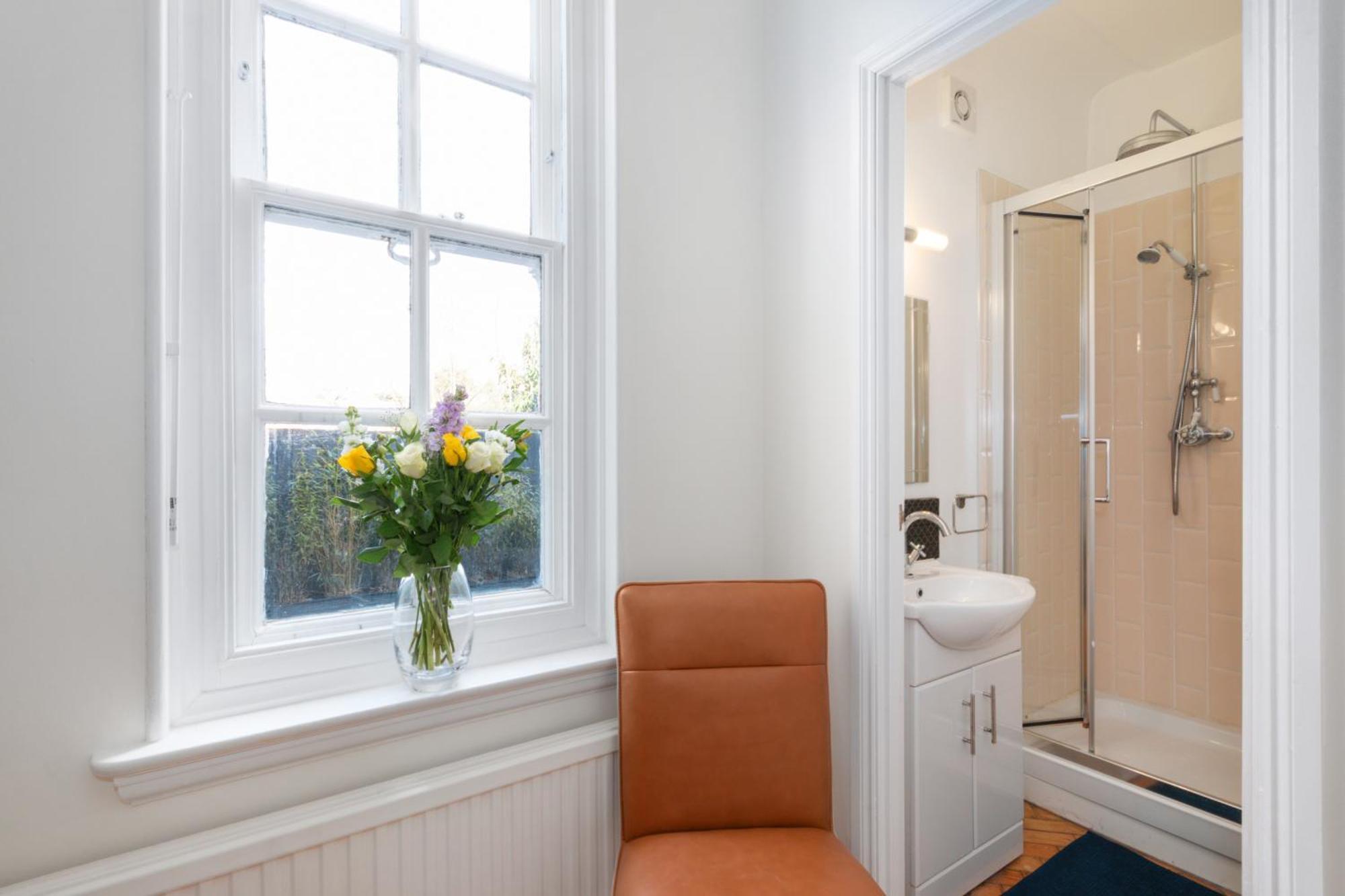 The Vicarage Tooting, Sw17 Hotel London Ngoại thất bức ảnh